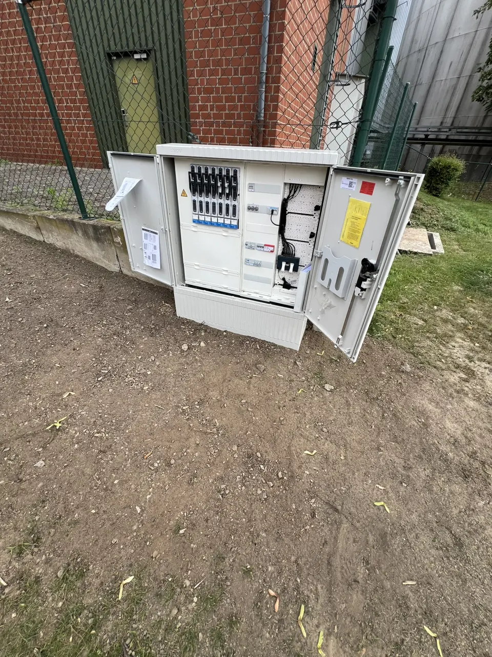 🔌 Installation eines Ladeparks mit ABL Ladesäulen und Reev Backend in Hameln ⚡