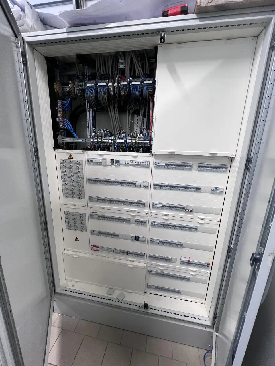 🔧 Reparatur der KNX-Dachluken im Obi Markt in Holzminden