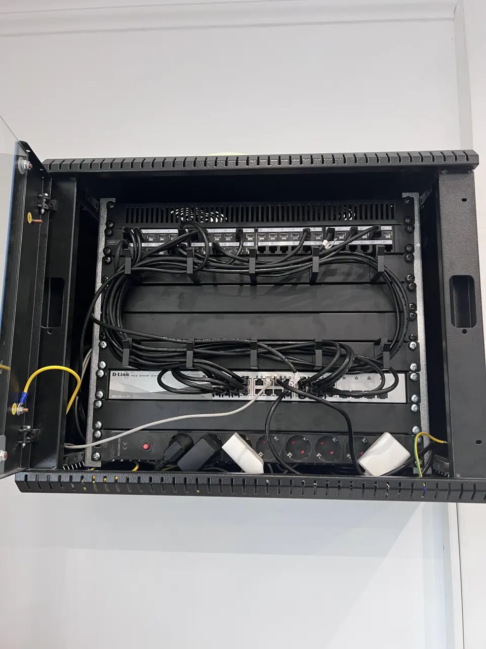 🌐 Netzwerkschrank-Installation in Holzminden