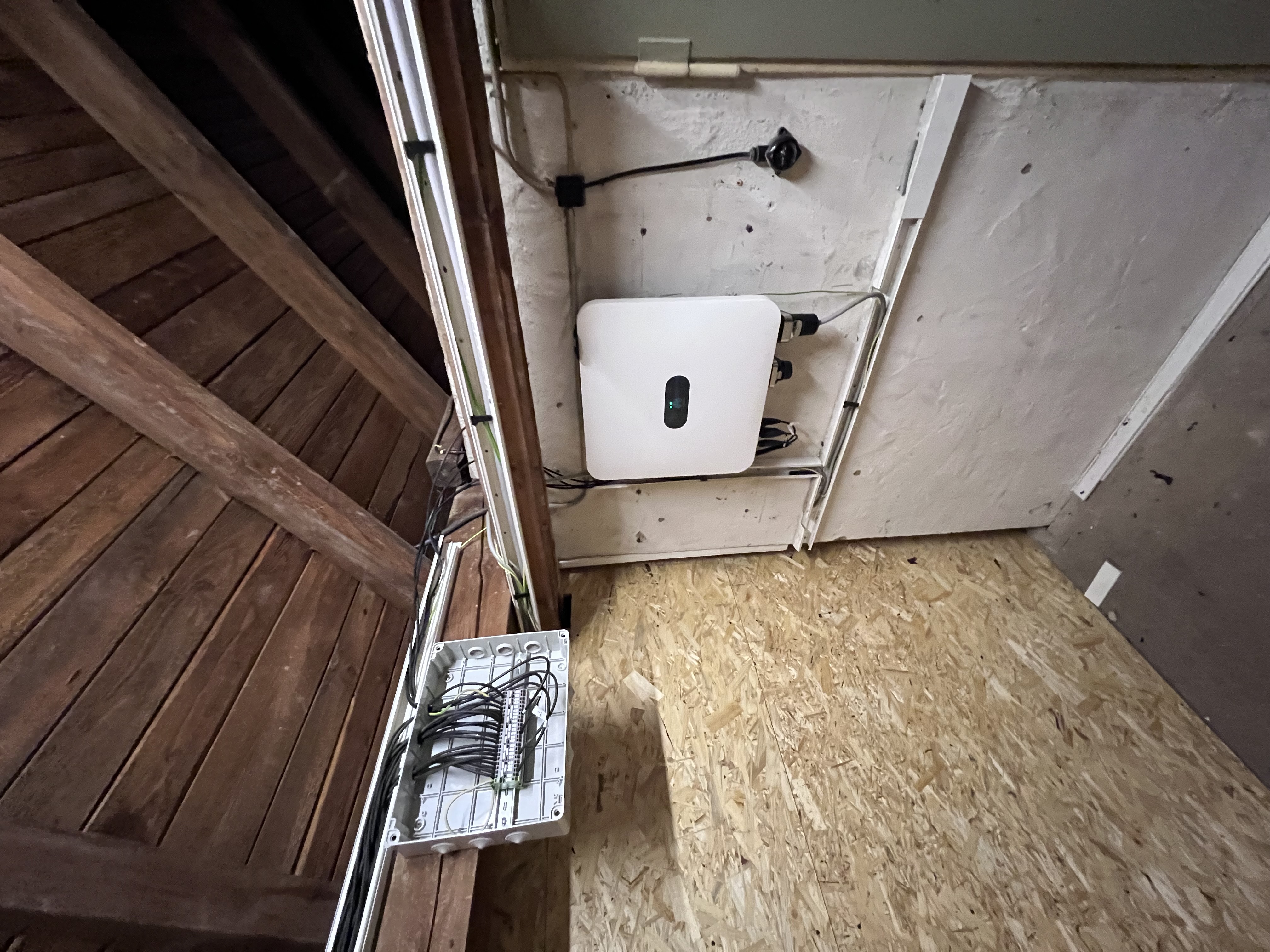 In Stadtoldendorf haben wir bei einer bestehenden PV-Anlage die alten Wechselricjter demon