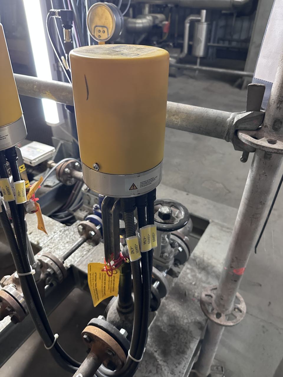 Bei einem Kunden in Hameln haben für die seine Analge mehrere Ventile angeklemmt., eingeri