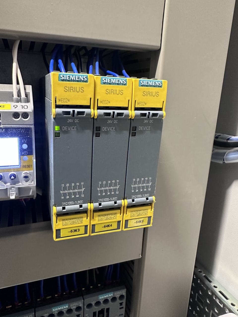 Installation und Funktionsprüfung eines Not-AUS. Bei einem Kunden in der Nähe von Hameln,